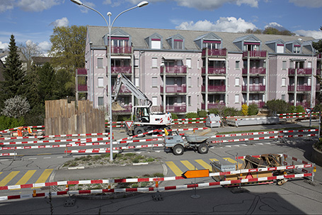 Zwei Arbeiter bei der Asbestsanierung